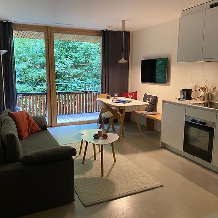 Stilvolle Ferienwohnung Direkt An Der Skipiste Flims Esterno foto