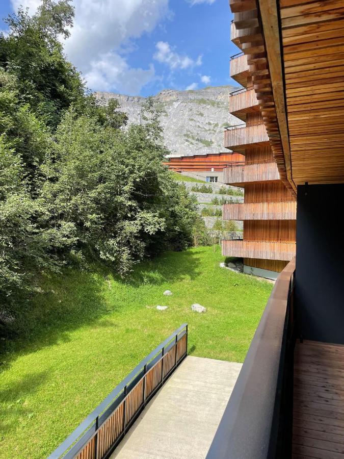 Stilvolle Ferienwohnung Direkt An Der Skipiste Flims Esterno foto