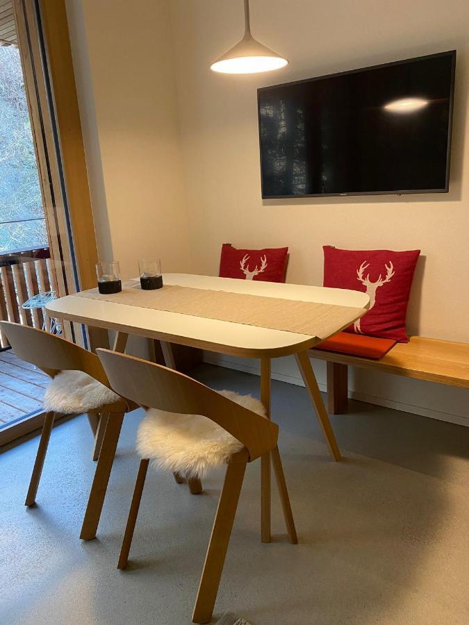 Stilvolle Ferienwohnung Direkt An Der Skipiste Flims Esterno foto