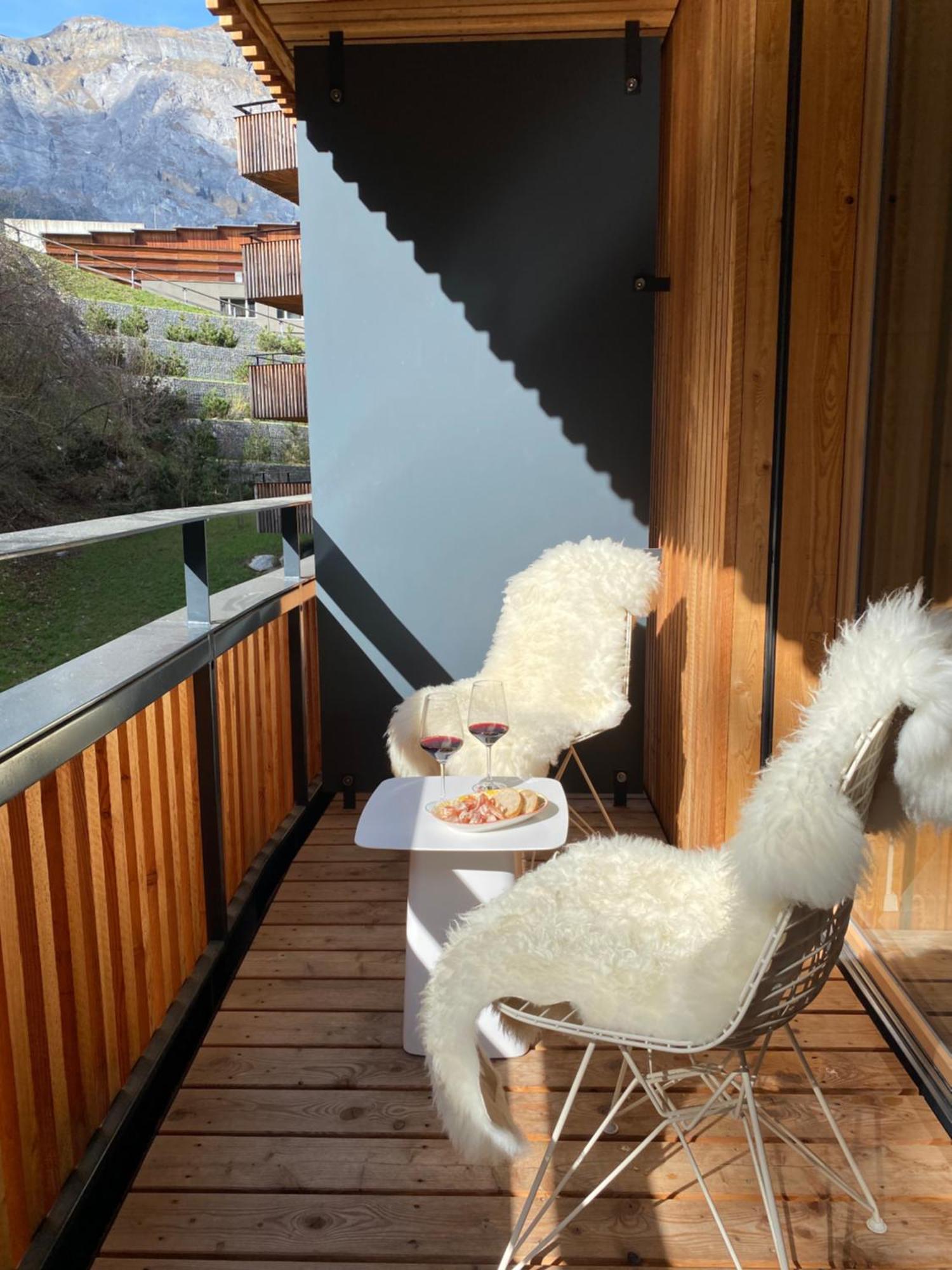 Stilvolle Ferienwohnung Direkt An Der Skipiste Flims Esterno foto